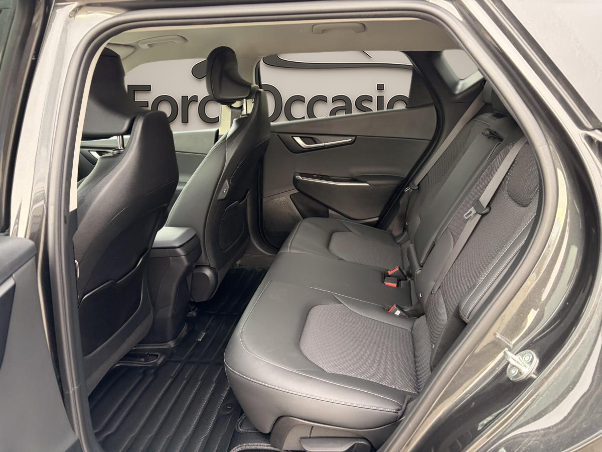 2023 Kia EV6 - Image 10