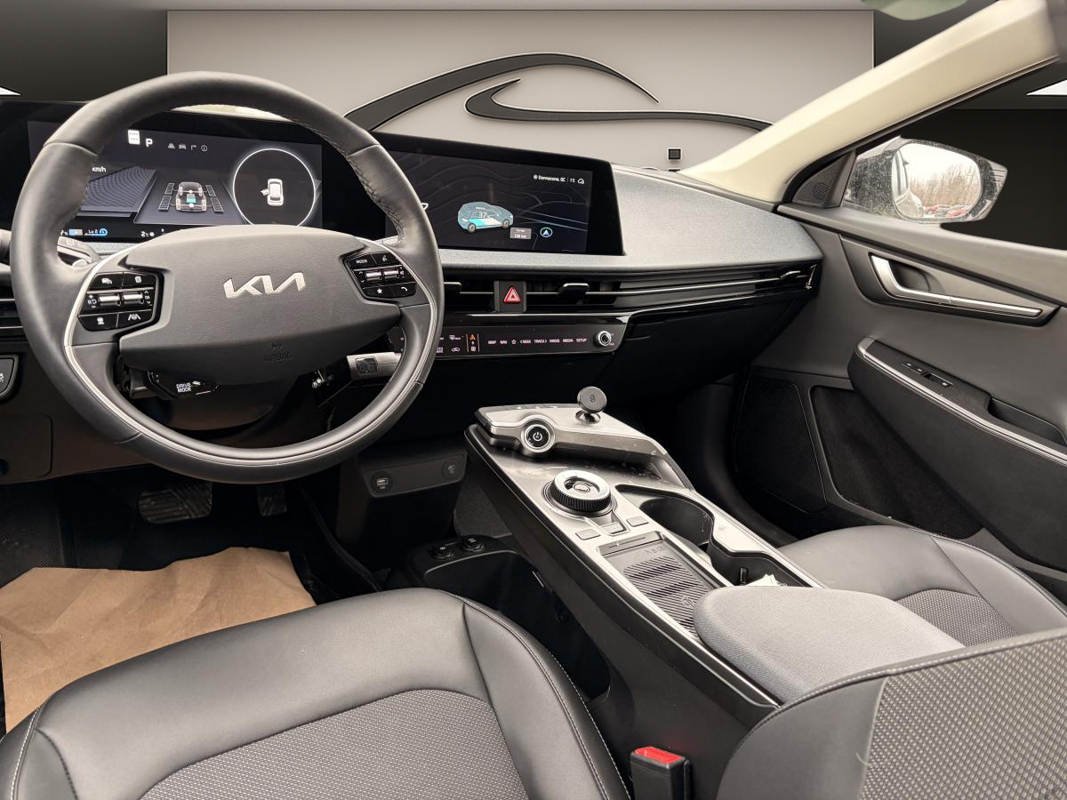 2023 Kia EV6 - Image 11