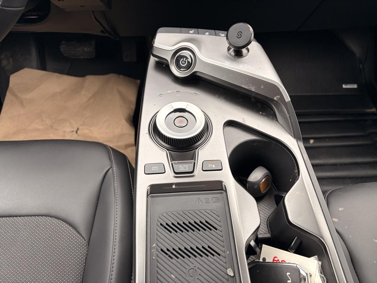 2023 Kia EV6 - Image 15