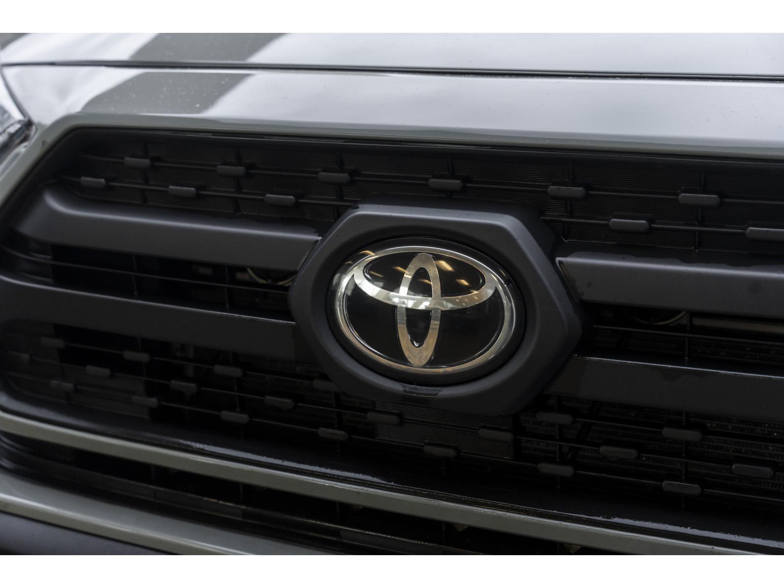 2022 Toyota RAV4 - Image 3