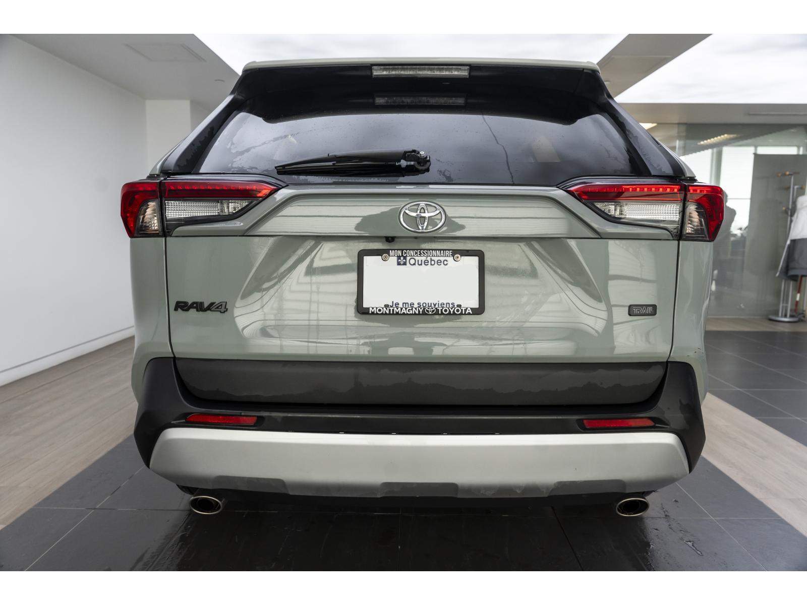 2022 Toyota RAV4 - Image 10