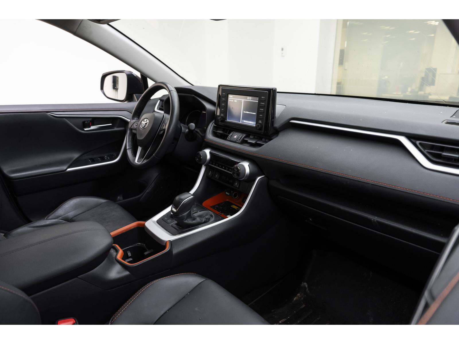 2022 Toyota RAV4 - Image 11