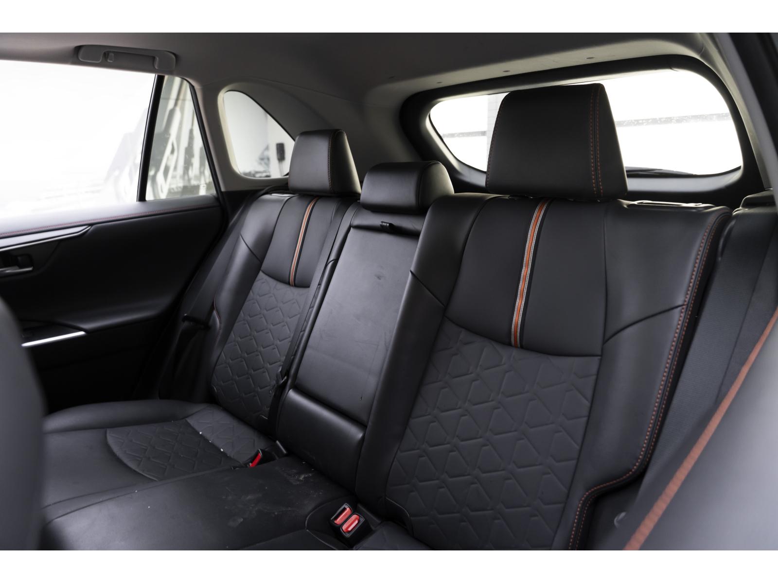 2022 Toyota RAV4 - Image 12