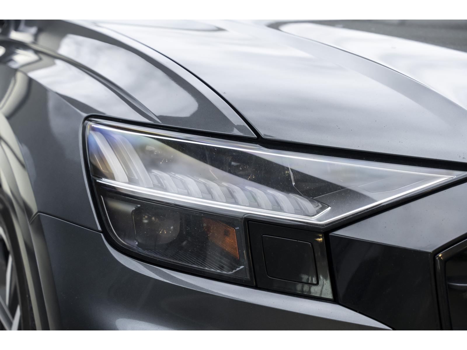 2023 Audi SQ8 - Image 2