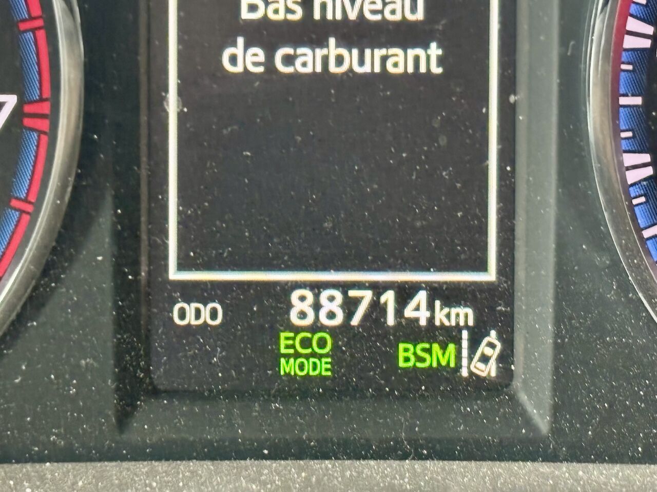 2017 Toyota RAV4 - Image 3