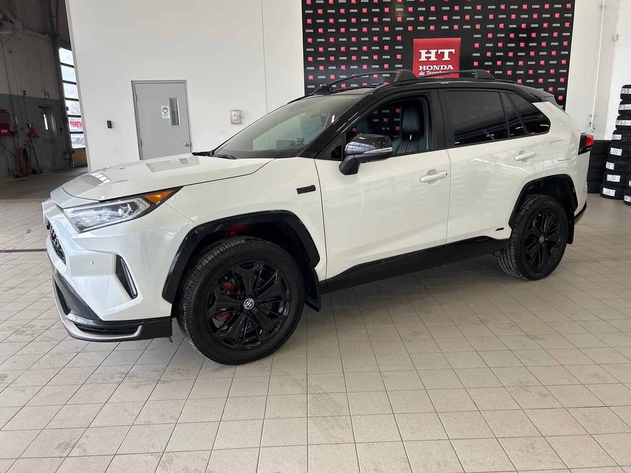 2021 Toyota RAV4 Prime - Image 11