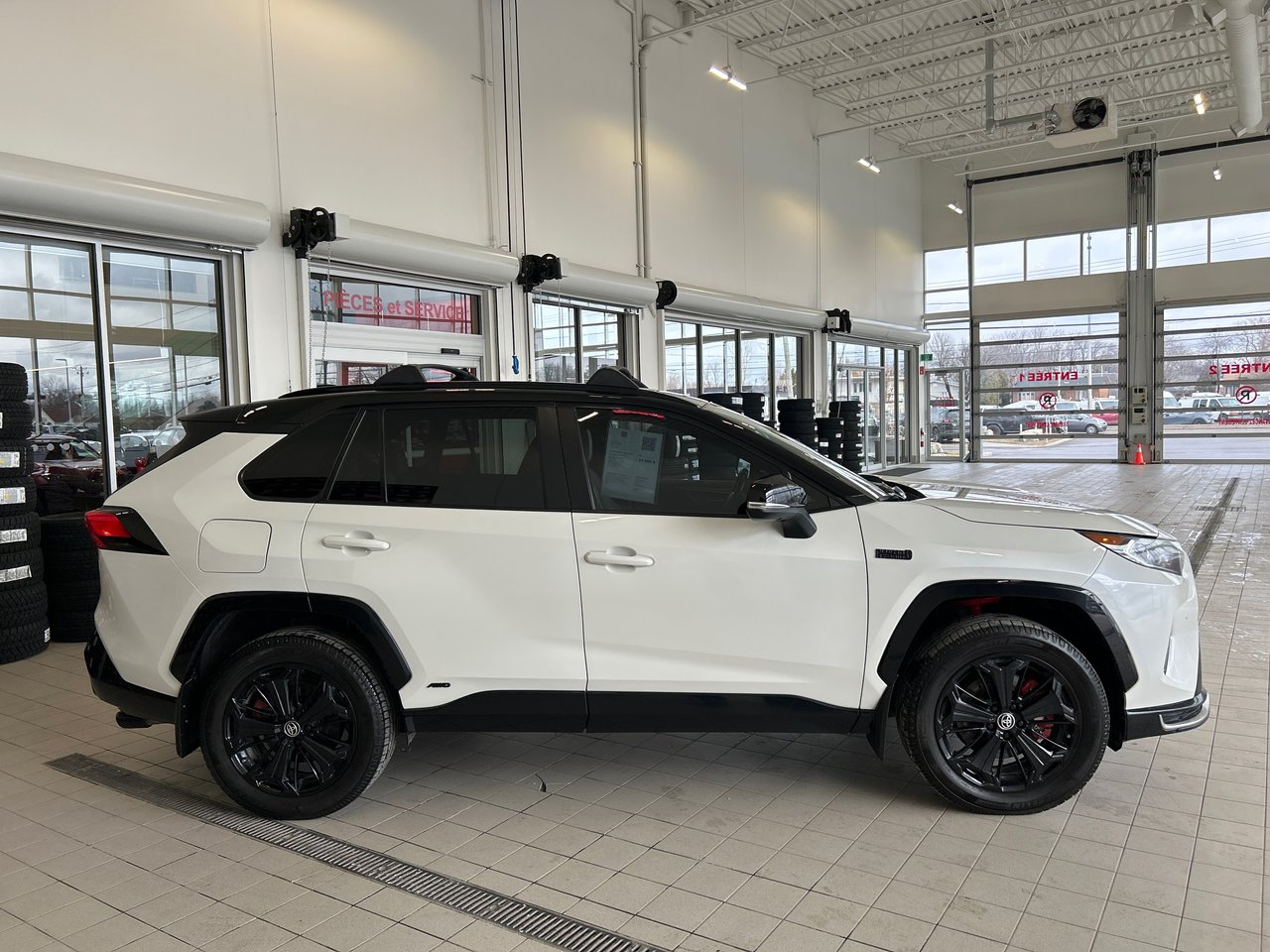 2021 Toyota RAV4 Prime - Image 14