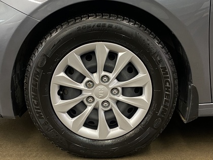 2021 Kia Forte - Image 21