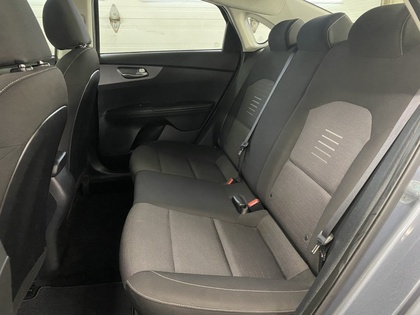 2021 Kia Forte - Image 25