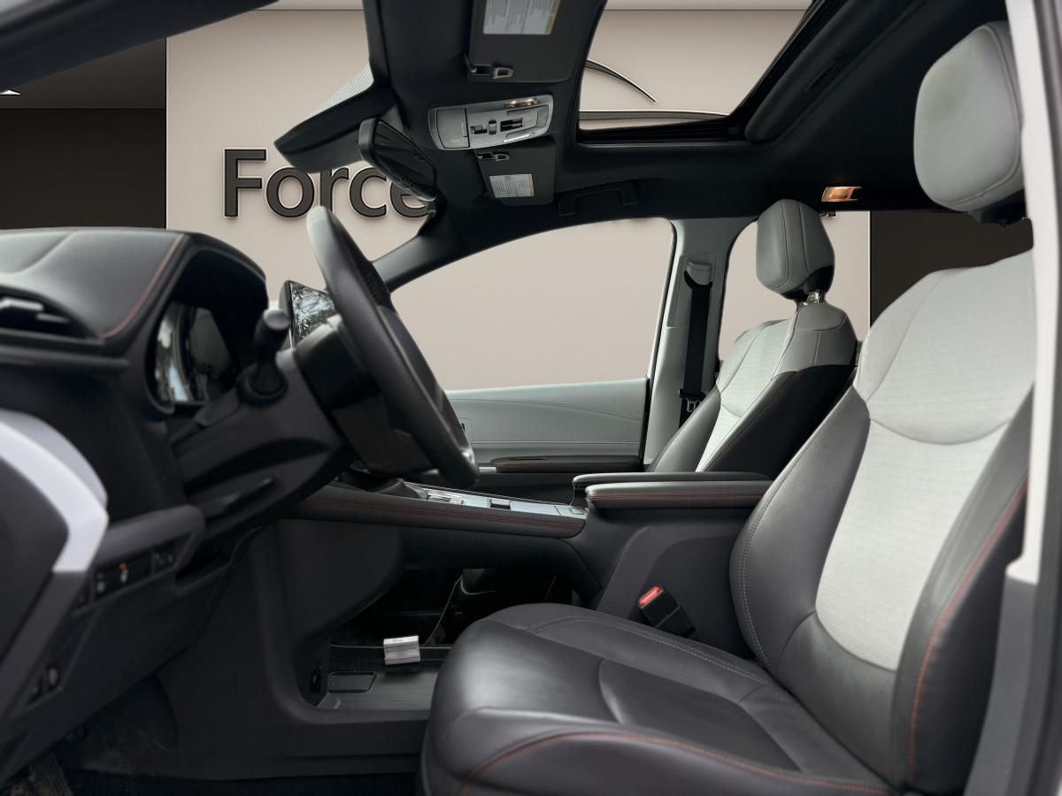 2022 Toyota Sienna Hybrid - Image 5