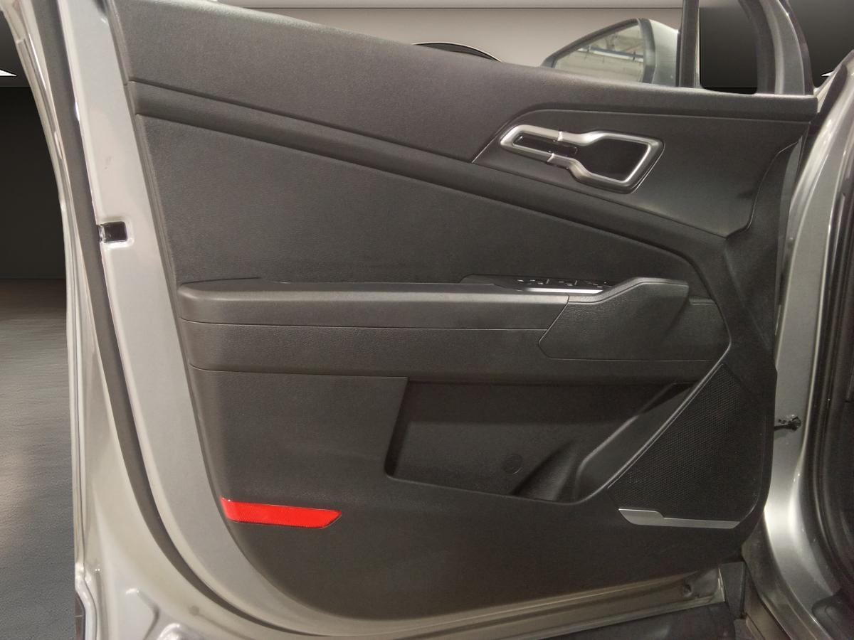 2026 Kia Sportage - Image 12