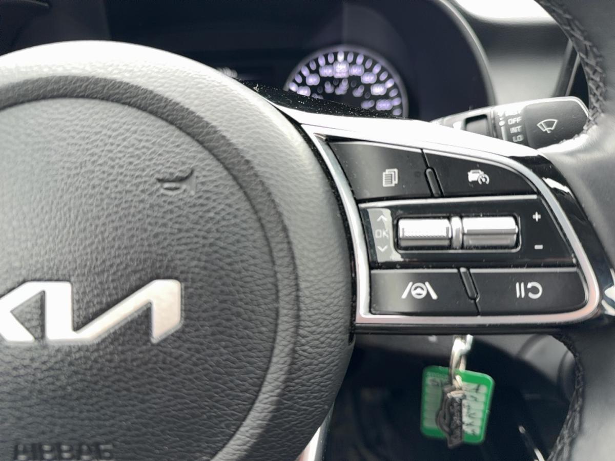 2023 Kia Forte - Image 16