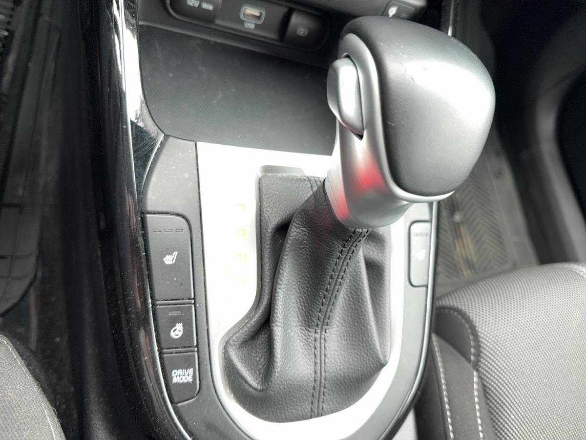 2023 Kia Forte - Image 24