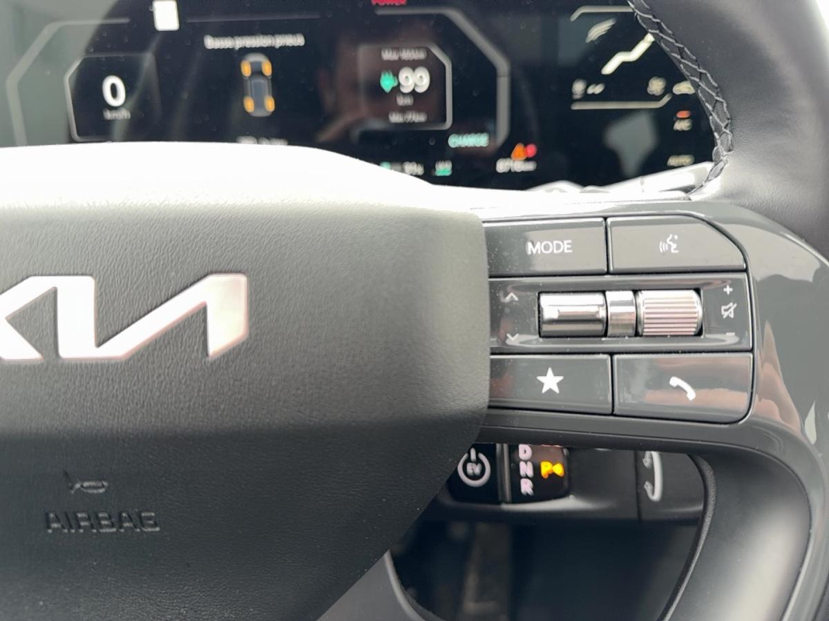 2025 Kia EV9 - Image 13