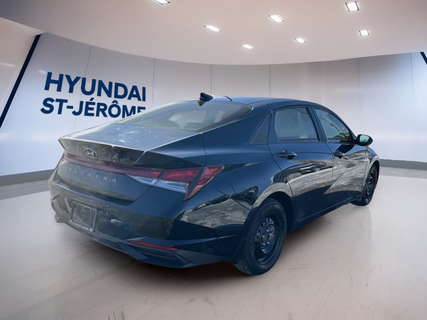 2023 Hyundai Elantra - Image 5