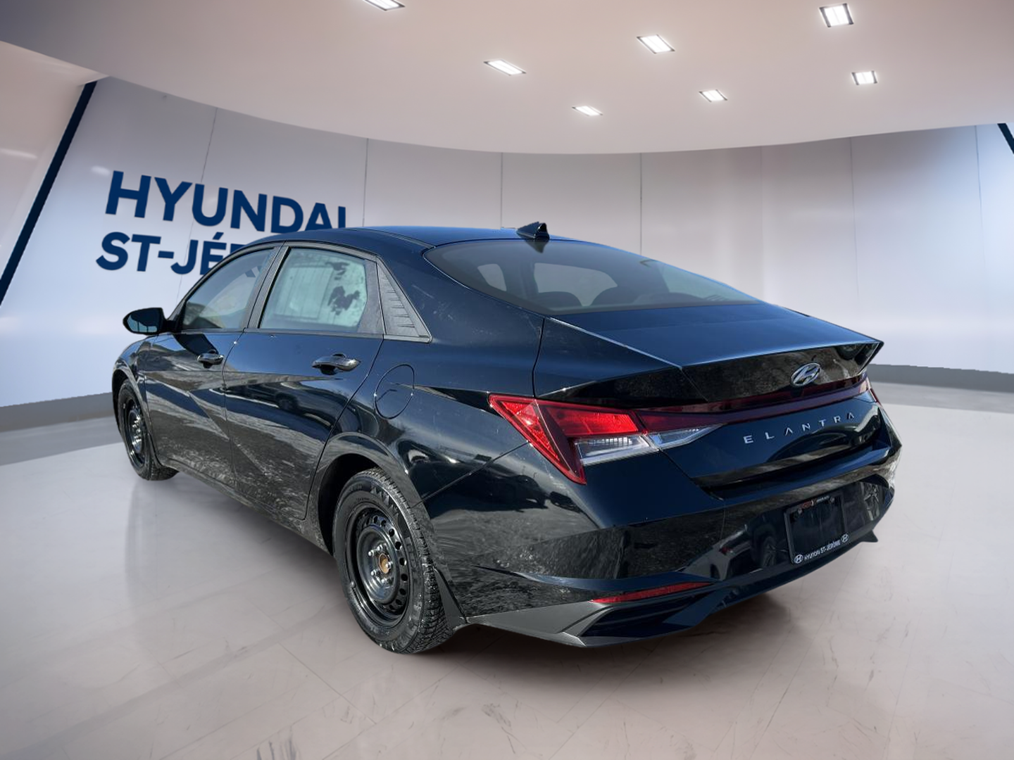 2023 Hyundai Elantra - Image 7
