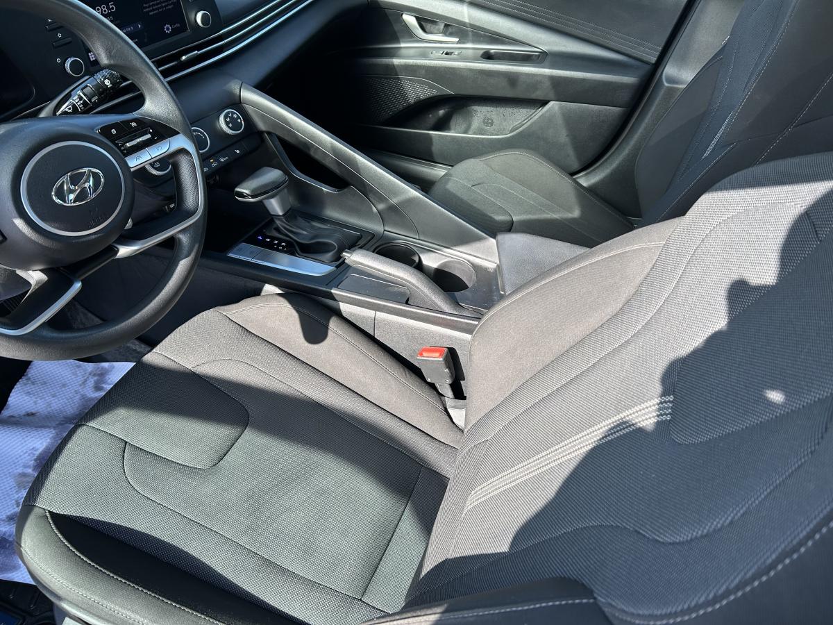 2023 Hyundai Elantra - Image 10