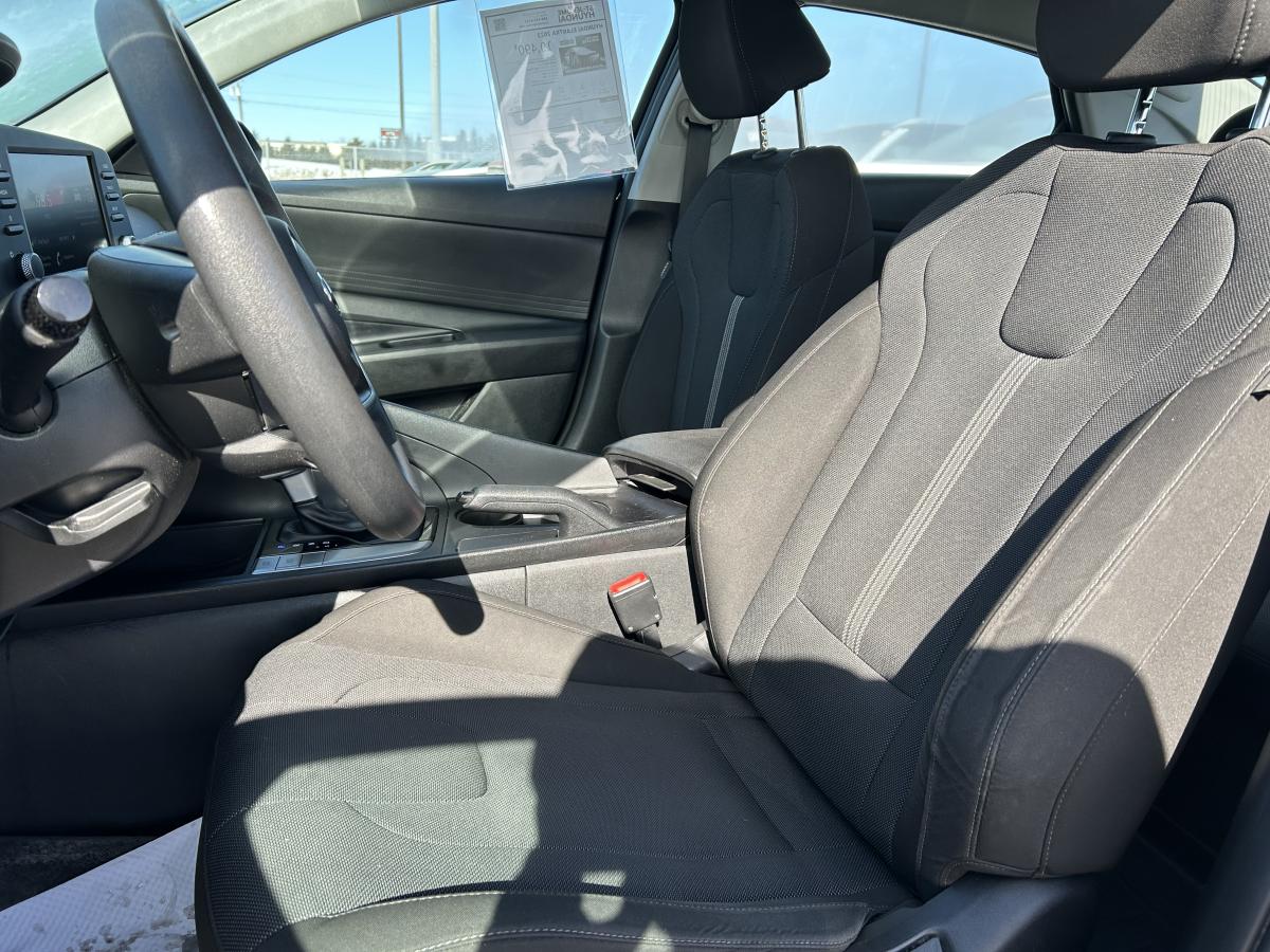 2023 Hyundai Elantra - Image 11