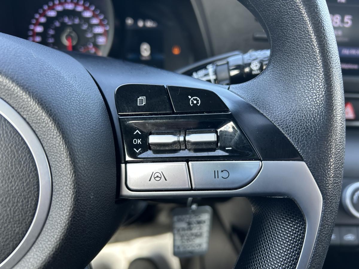 2023 Hyundai Elantra - Image 21