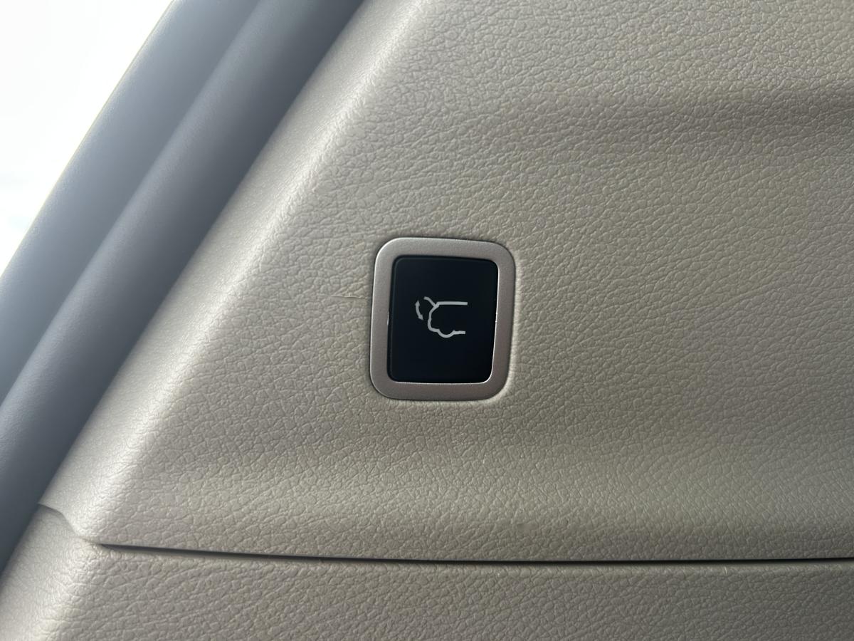 2023 Chrysler Pacifica - Image 17