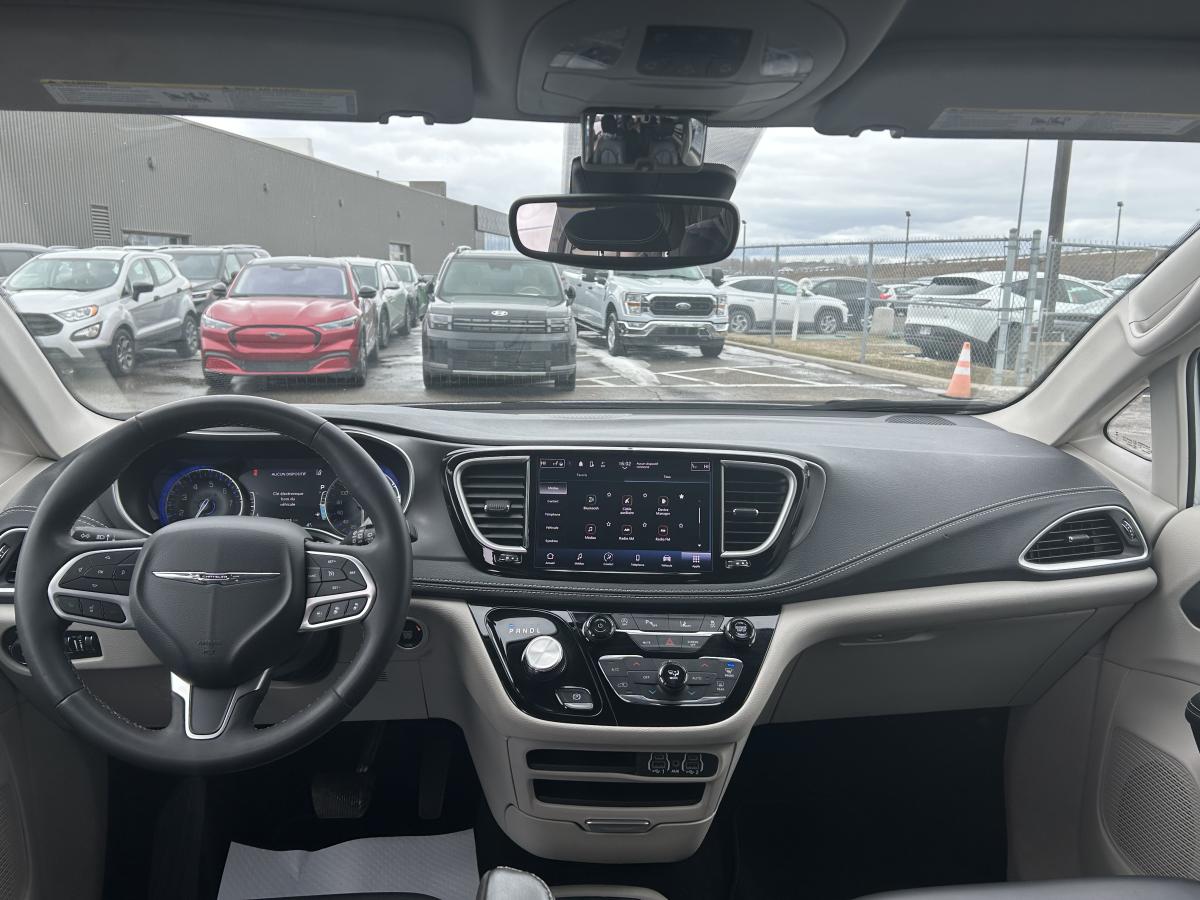 2023 Chrysler Pacifica - Image 18