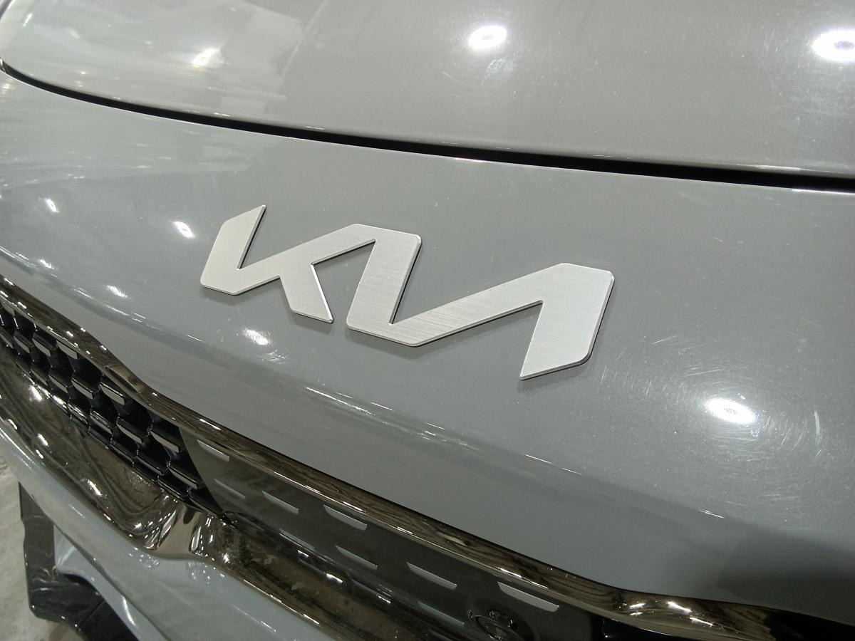 2023 Kia Stinger - Image 11