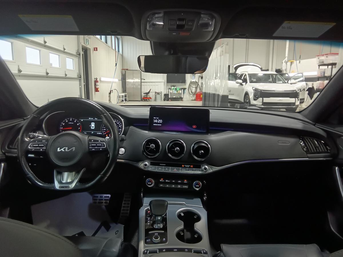 2023 Kia Stinger - Image 21