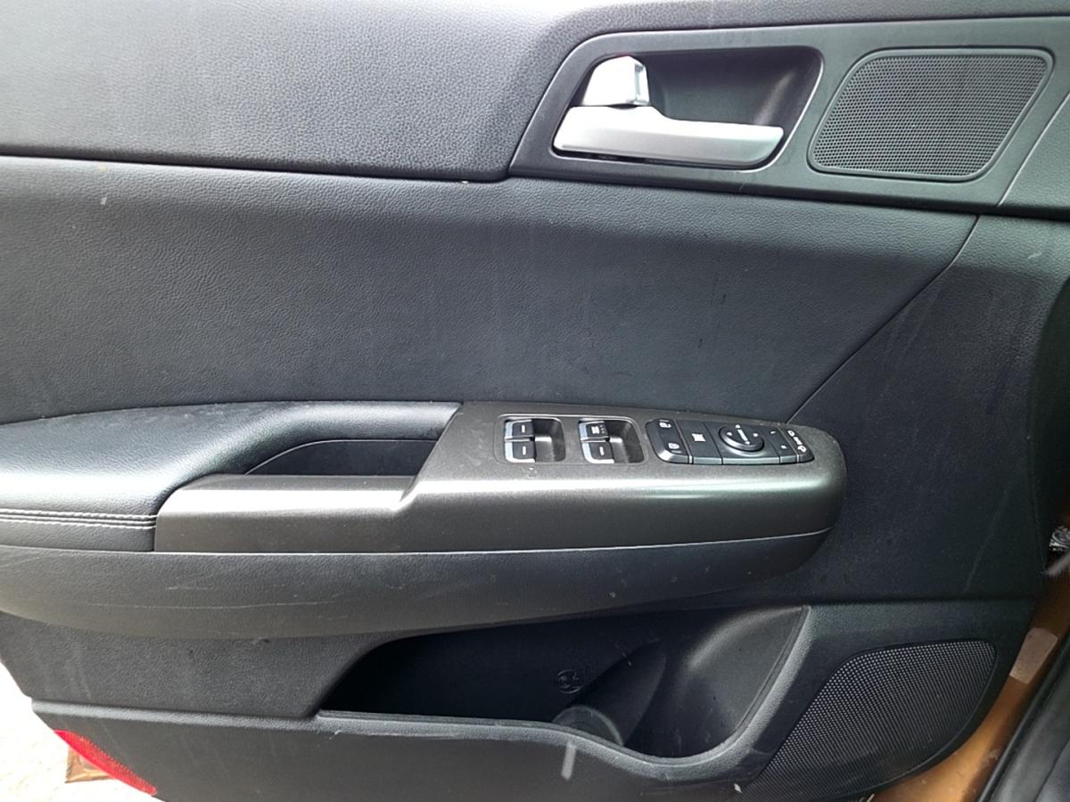 2017 Kia Sportage - Image 12