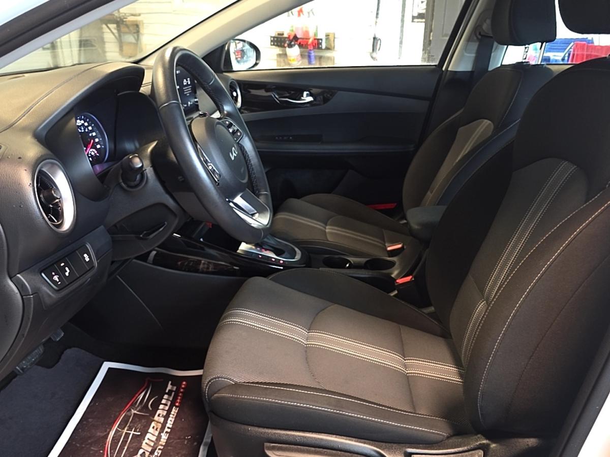 2023 Kia Forte - Image 9