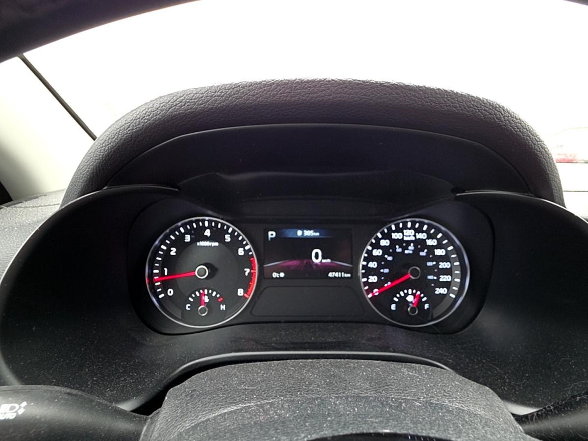 2023 Kia Forte - Image 17