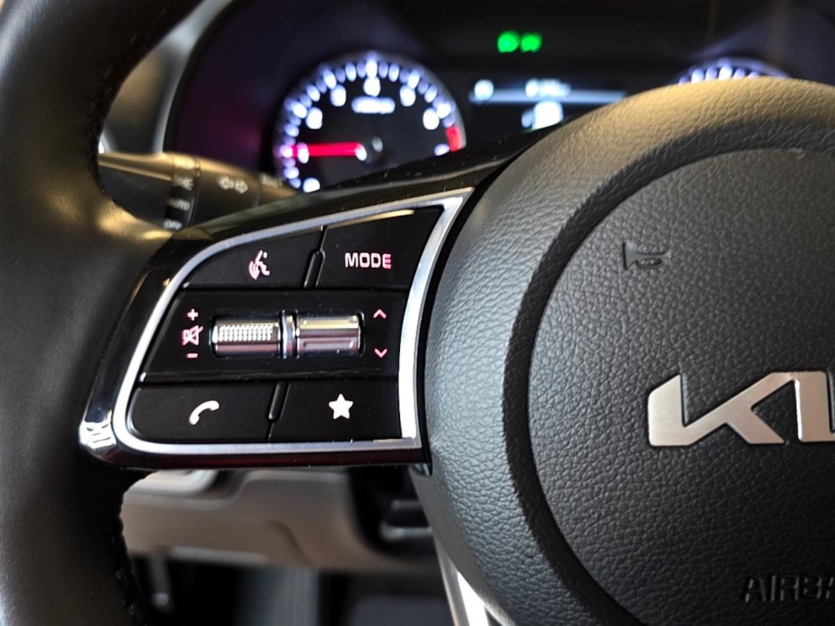 2023 Kia Forte - Image 19