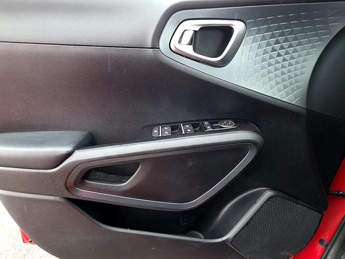 2020 Kia Soul - Image 11