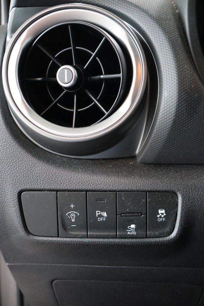 2022 Hyundai Kona Electric - Image 18