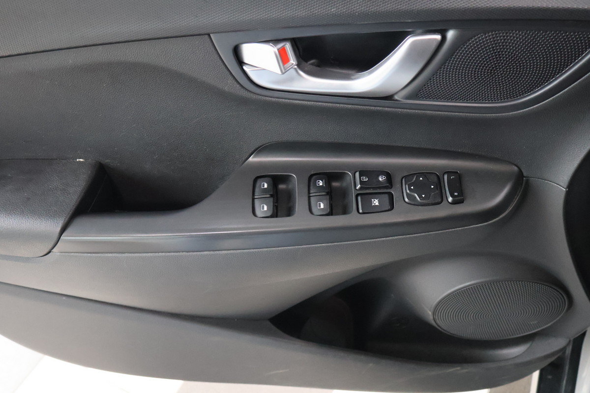 2022 Hyundai Kona Electric - Image 23