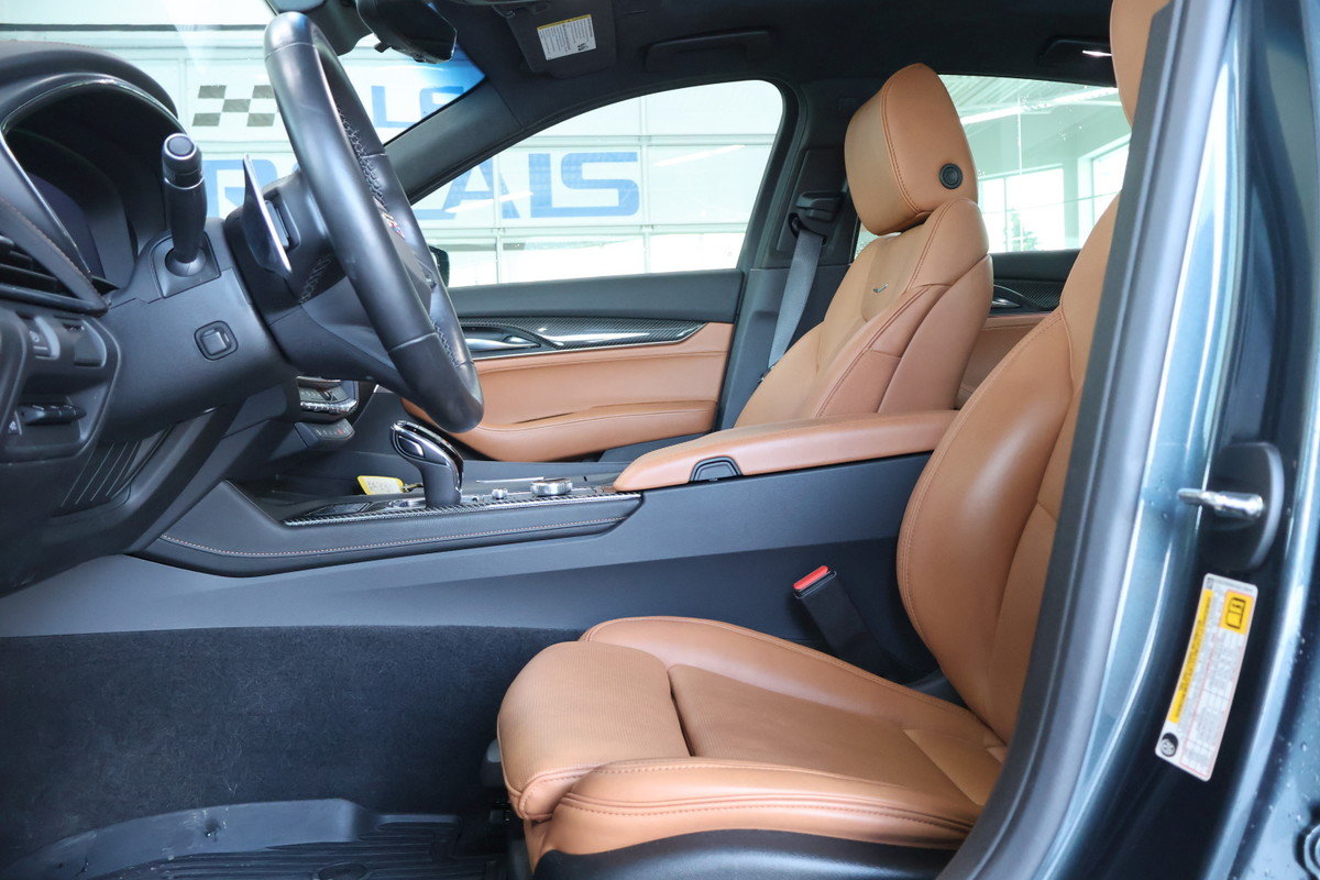 2022 Cadillac CT5-V - Image 2