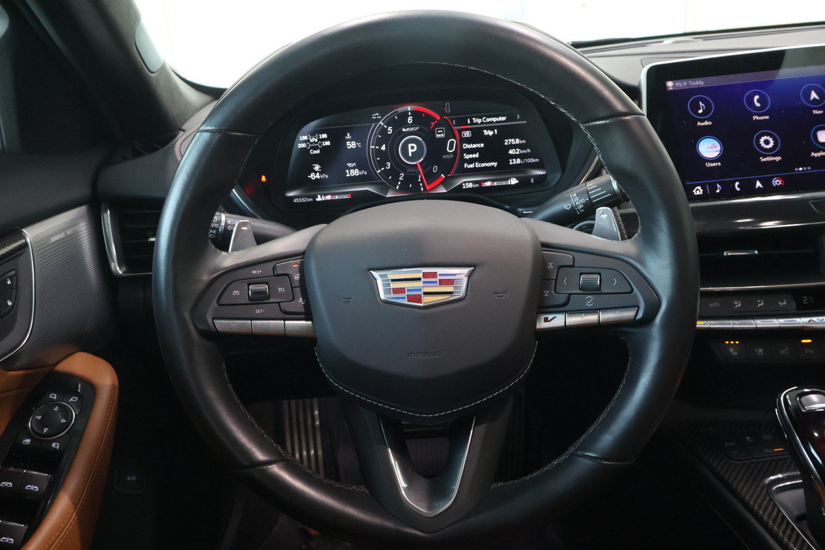 2022 Cadillac CT5-V - Image 11