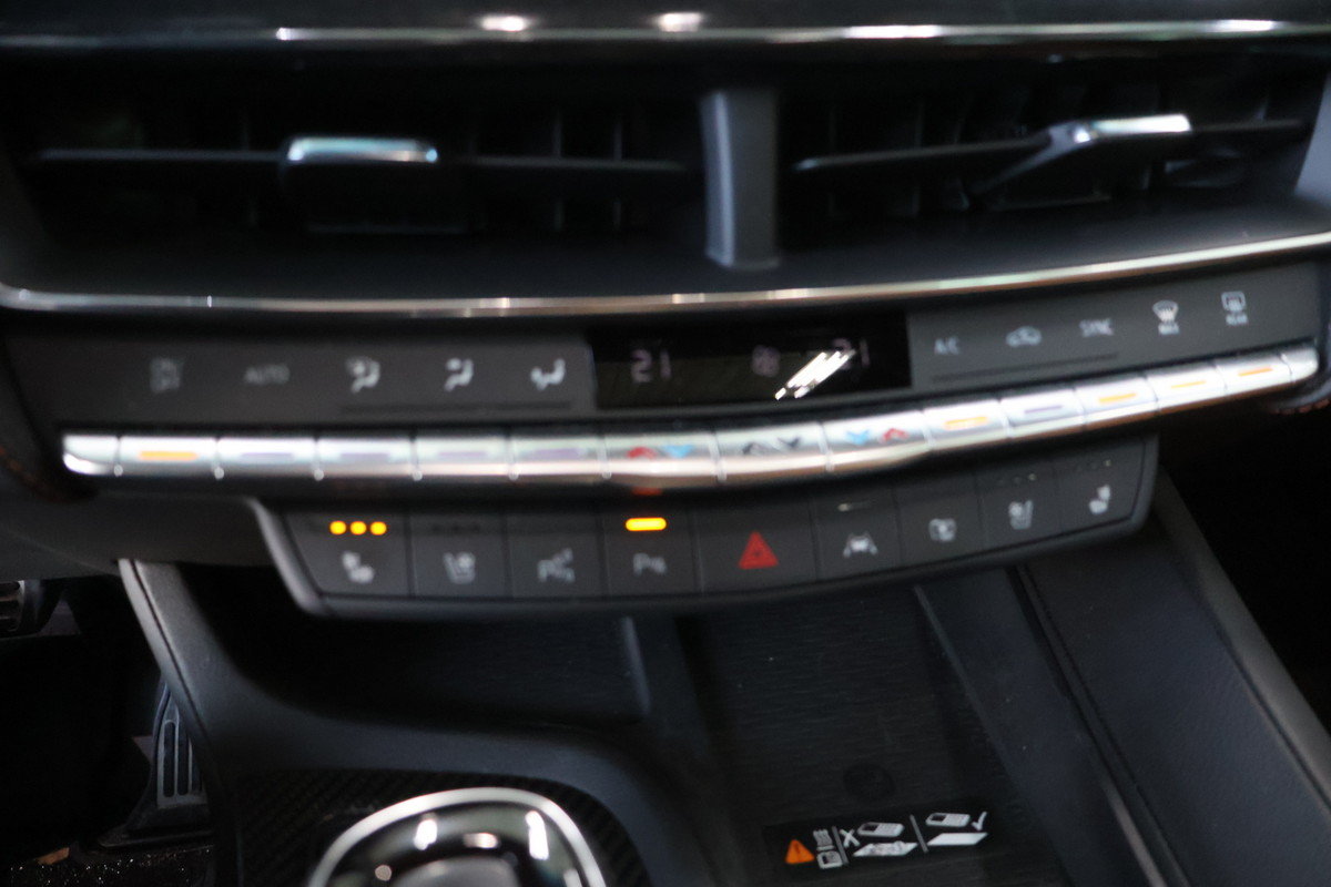 2022 Cadillac CT5-V - Image 19