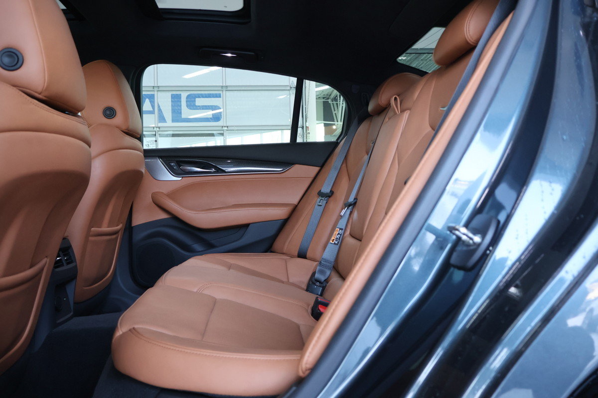 2022 Cadillac CT5-V - Image 23