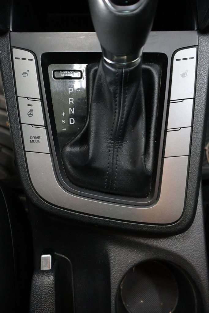 2020 Hyundai Elantra - Image 17