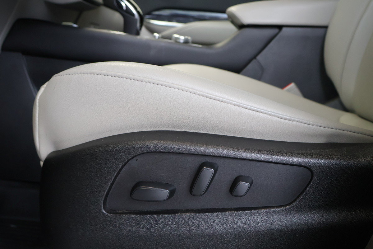 2020 Cadillac XT4 - Image 6