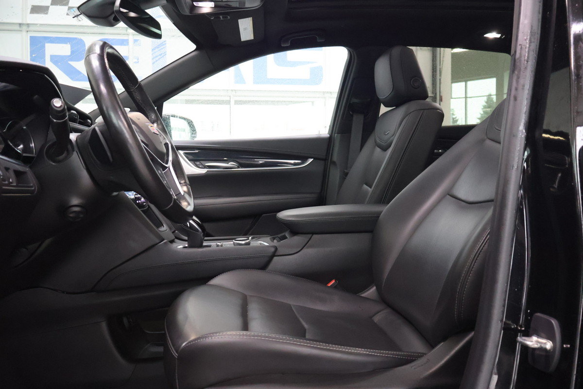 2022 Cadillac XT5 - Image 2