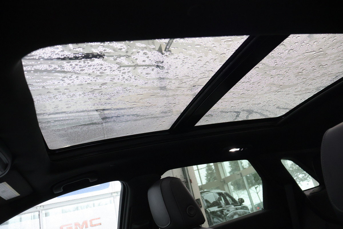 2022 Cadillac XT5 - Image 6