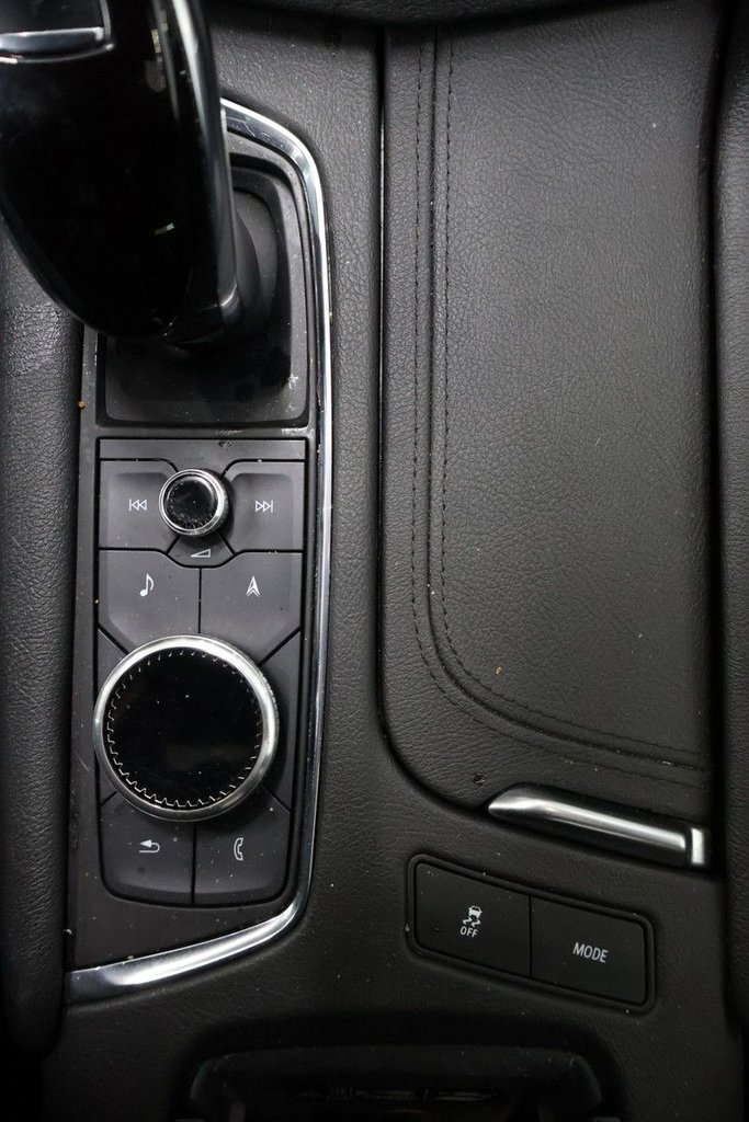 2022 Cadillac XT5 - Image 19