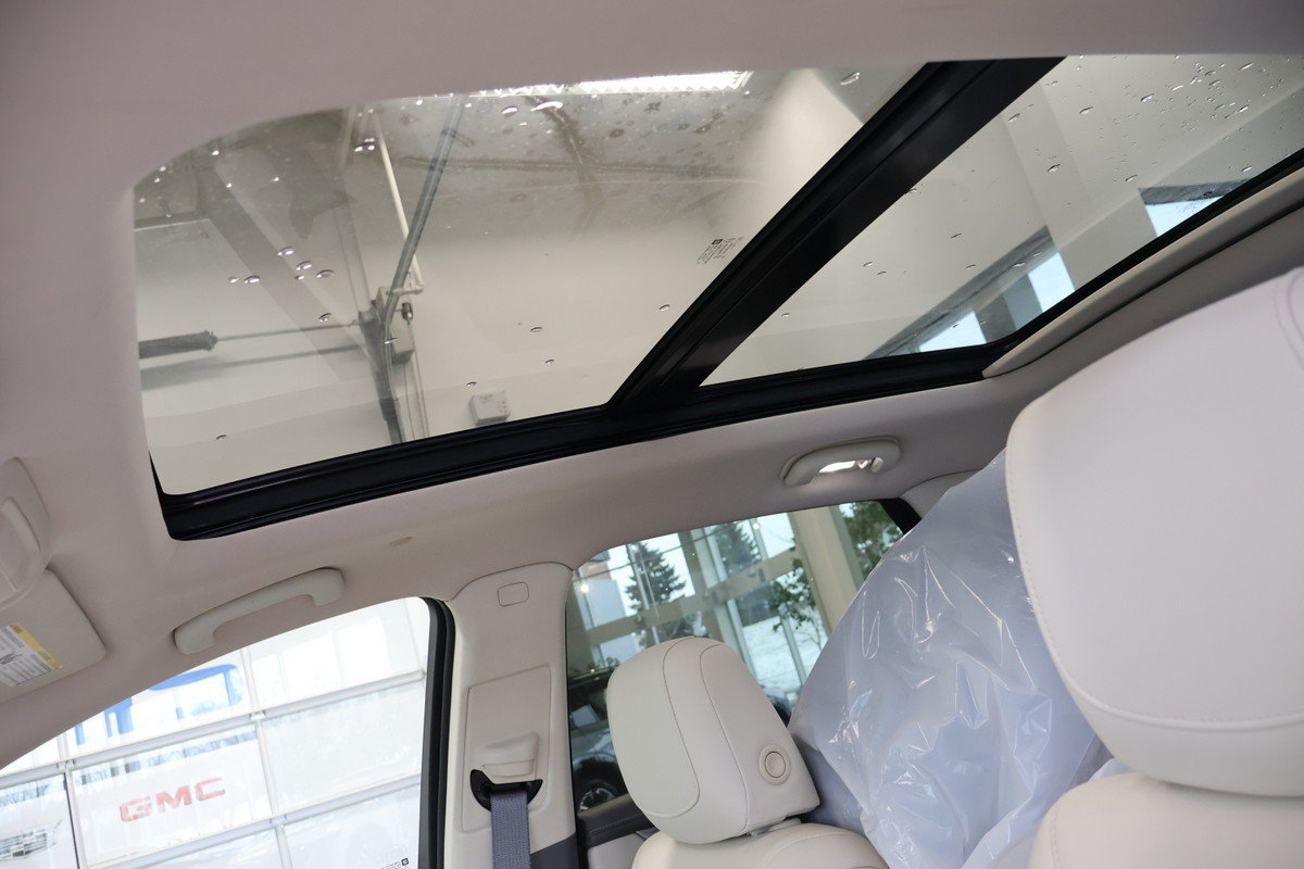 2020 Cadillac XT5 - Image 6