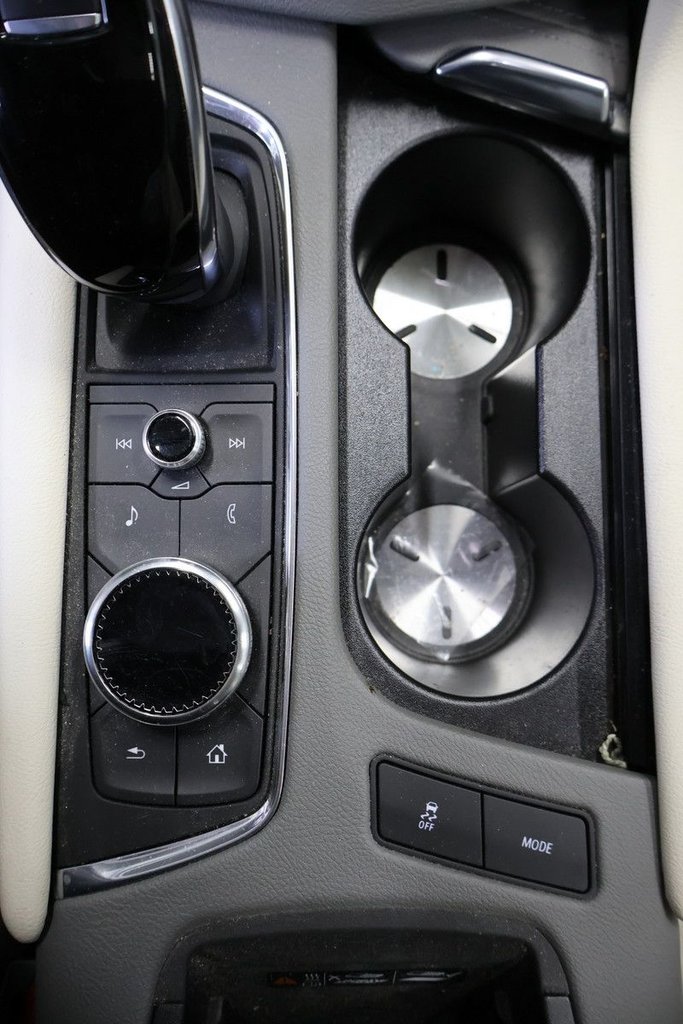 2020 Cadillac XT5 - Image 18