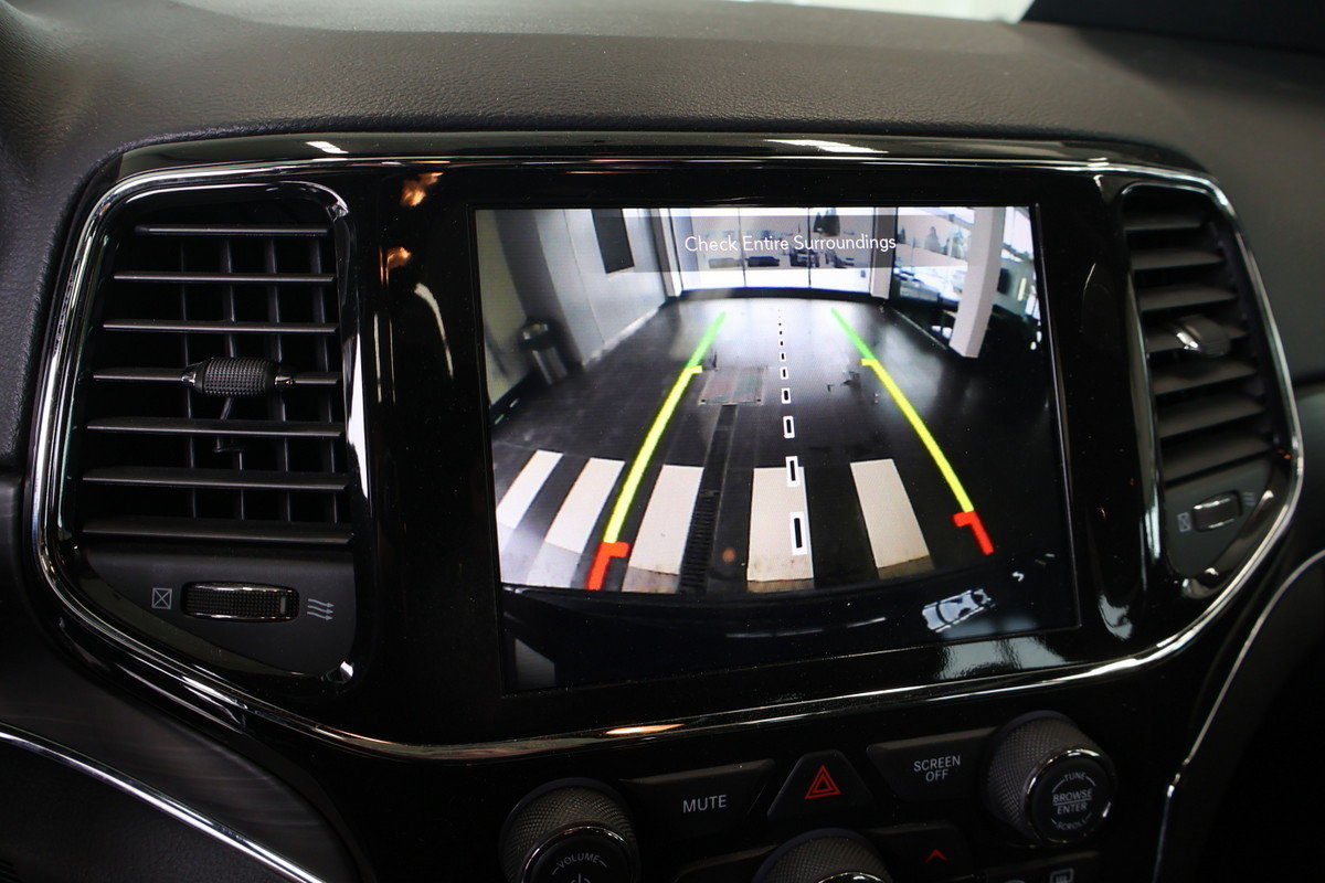 2021 Jeep Grand Cherokee - Image 15