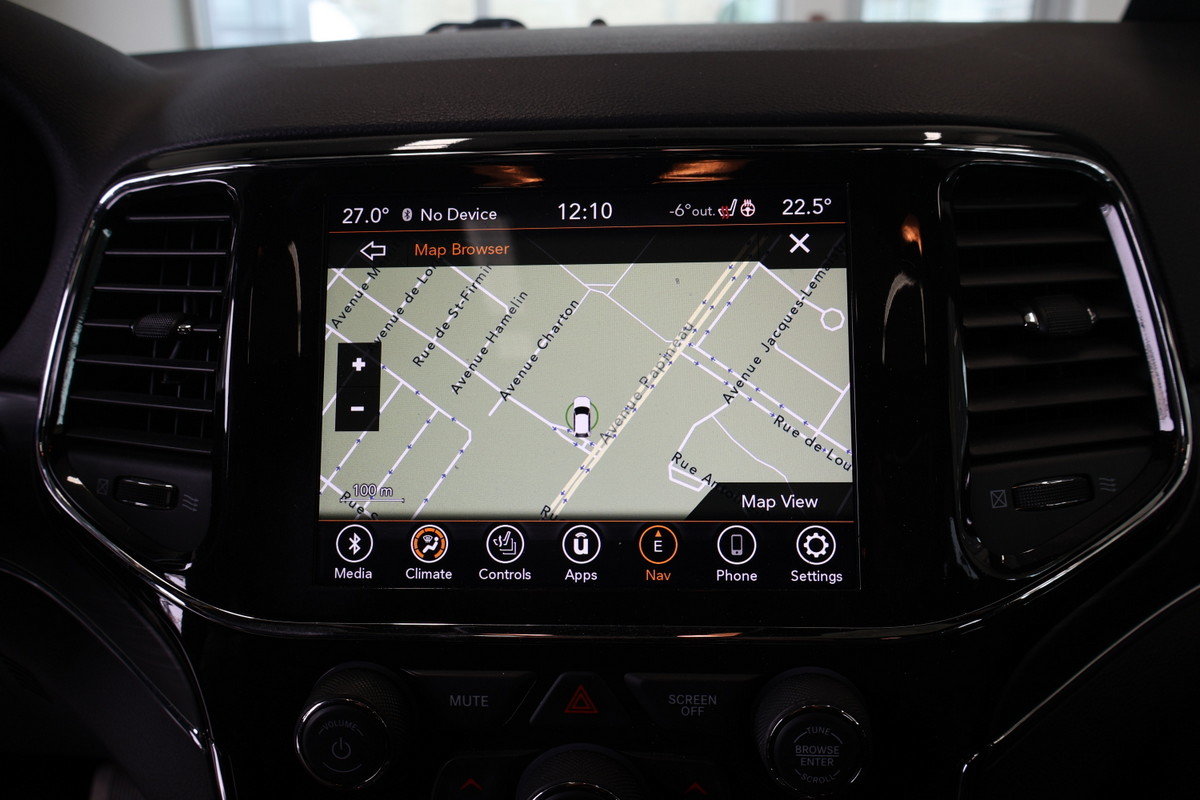 2021 Jeep Grand Cherokee - Image 16