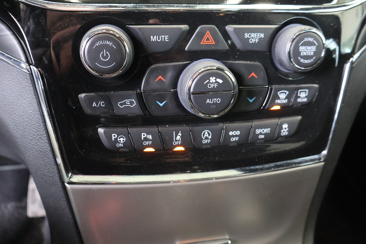 2021 Jeep Grand Cherokee - Image 17