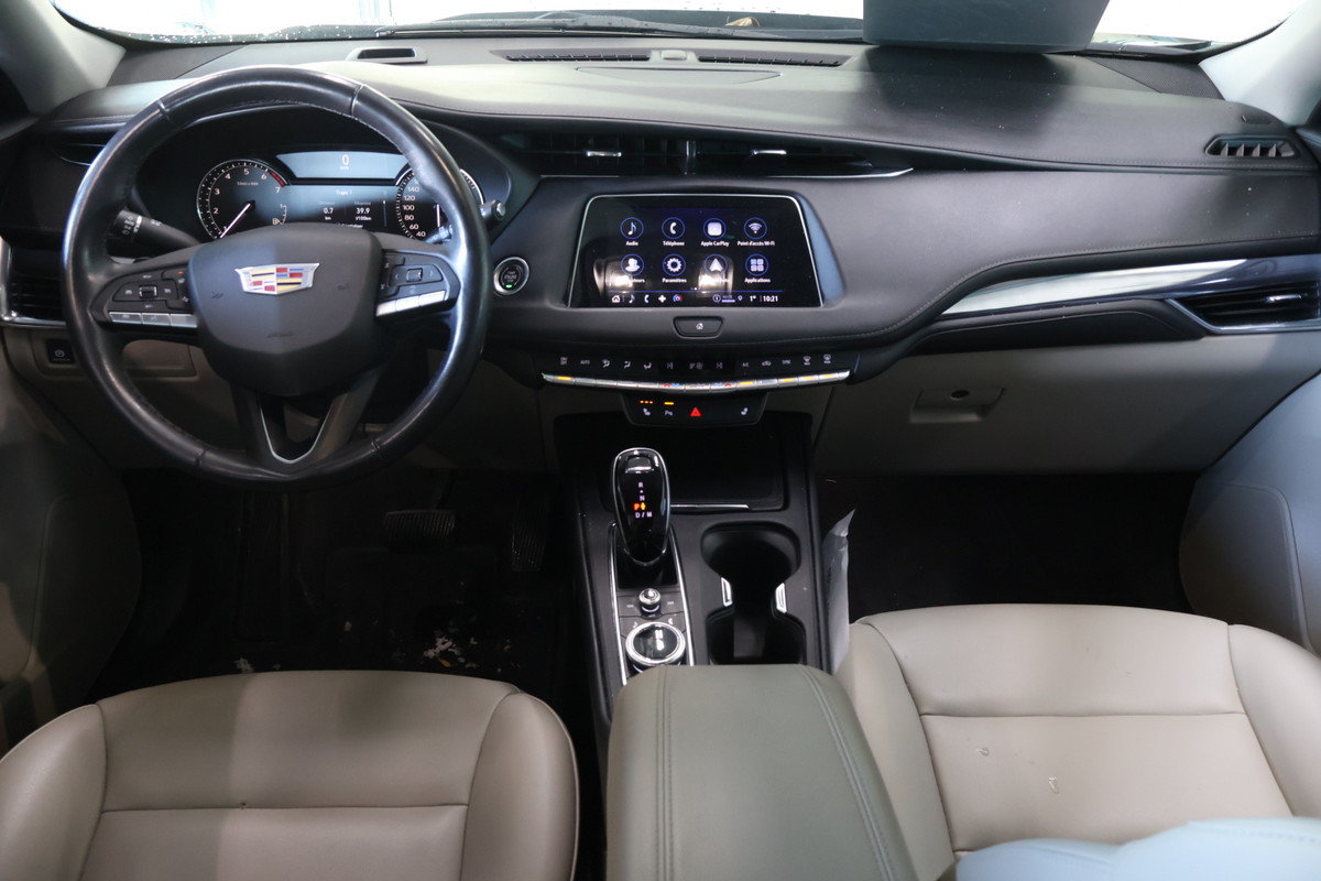 2022 Cadillac XT4 - Image 3