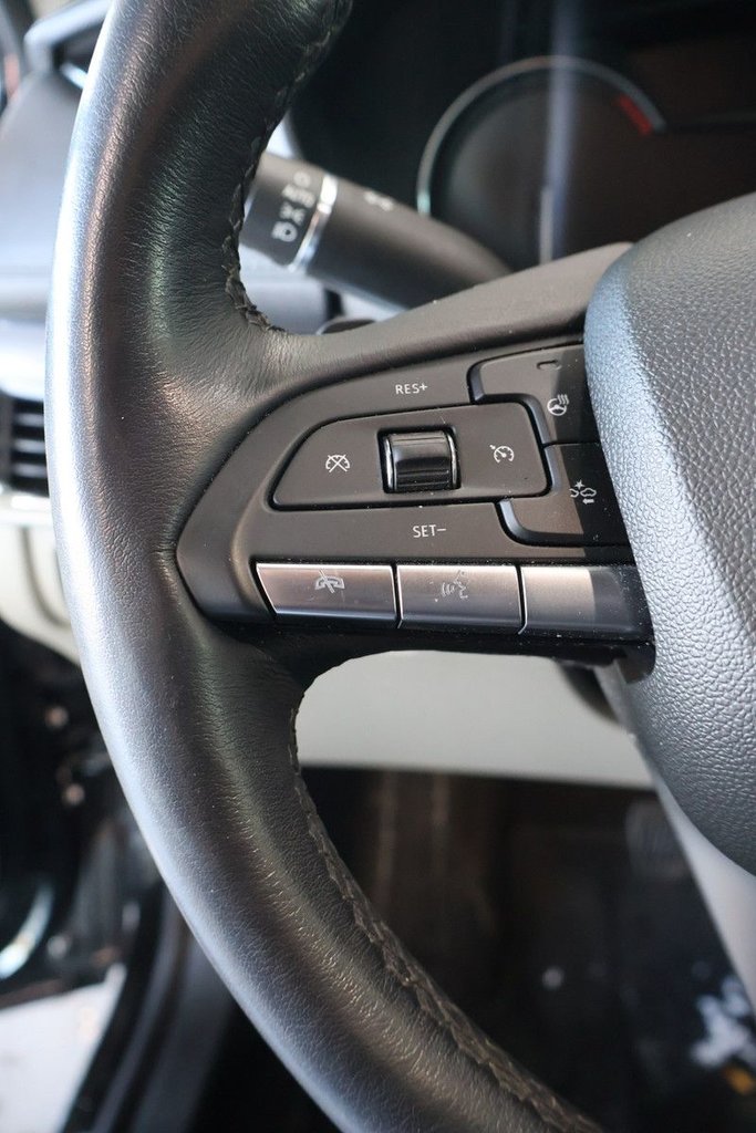 2022 Cadillac XT4 - Image 11